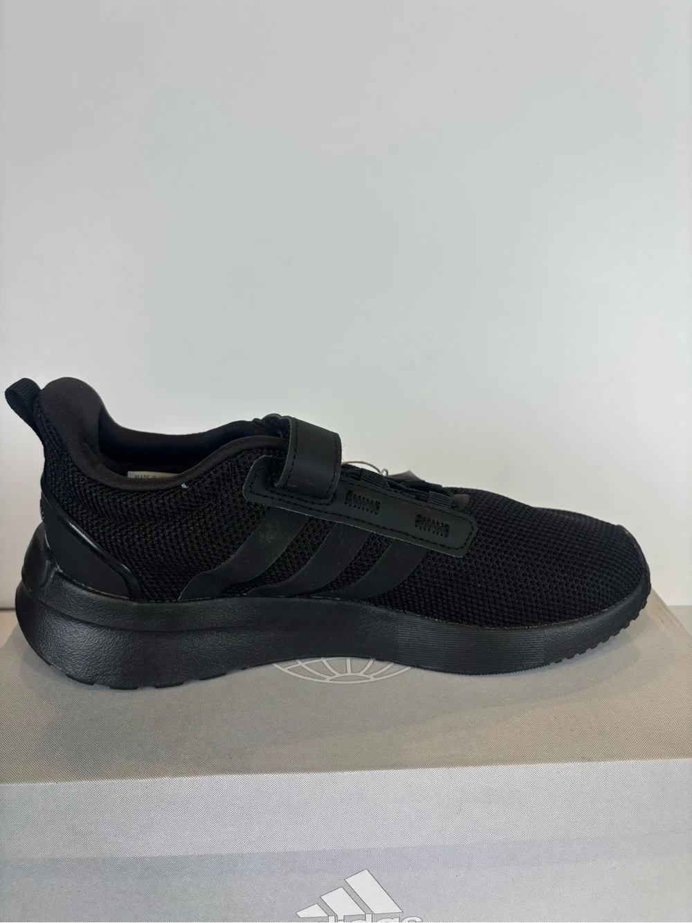 NWT adidas Kids Racer TR21 C Triple Black Sneakers Sz 3